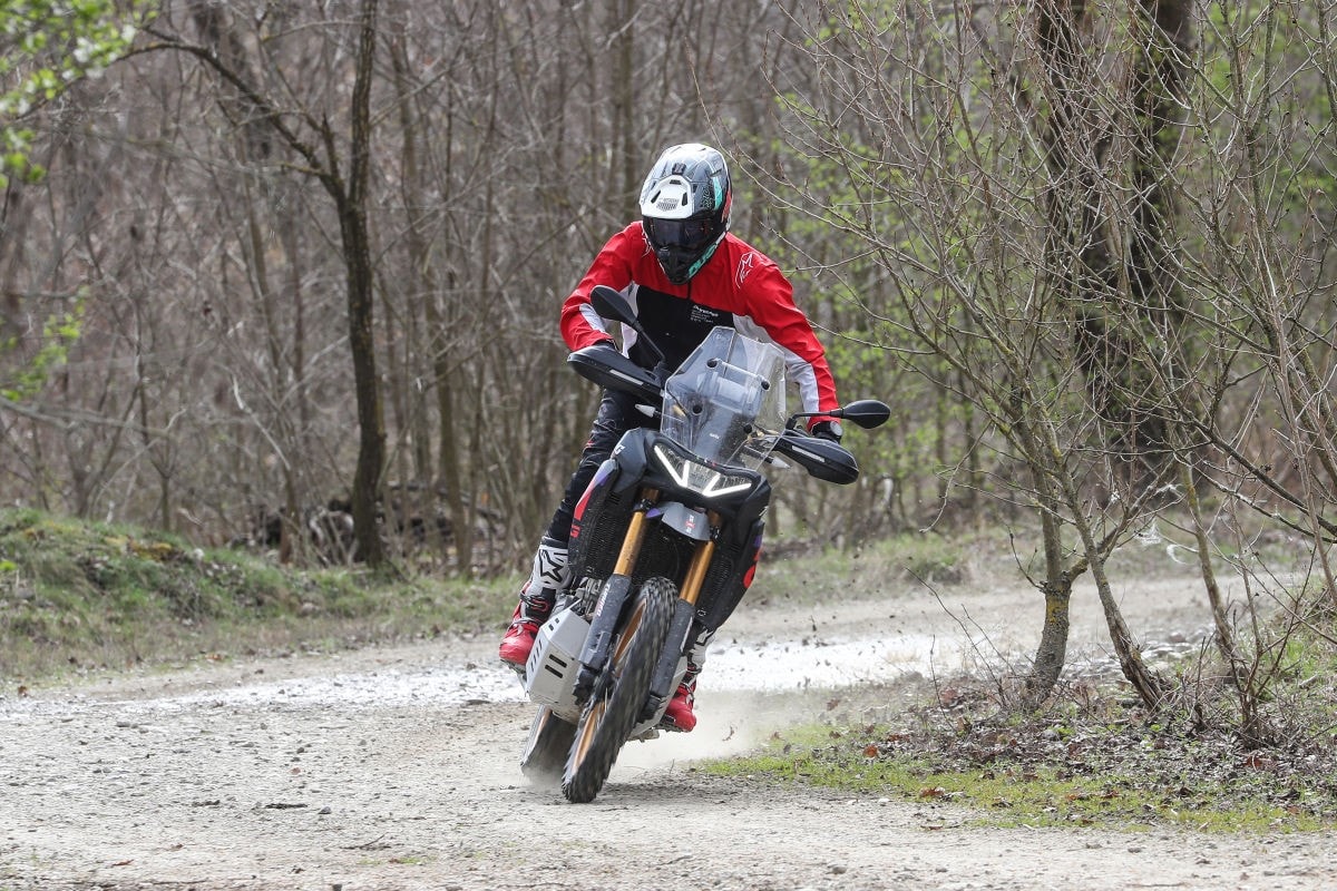 Aprilia Tuareg Rally 660: il ritorno di una leggenda, più cattiva e pronta al deserto +VIDEO+